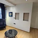 アパート Adorable Main Square スコピエ