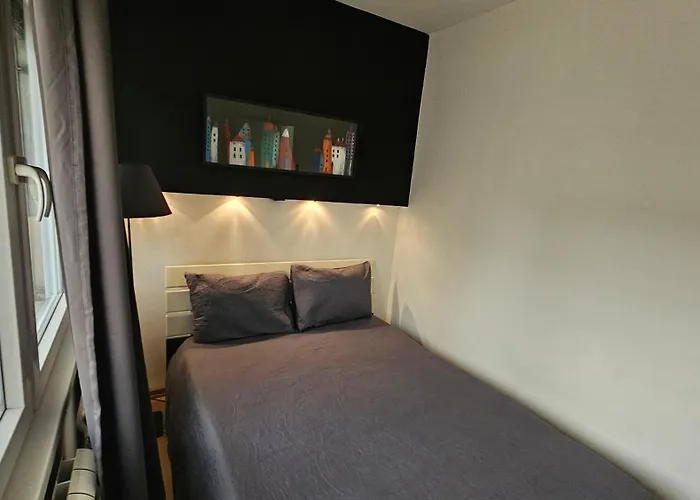 Adorable Main Square Apartment *